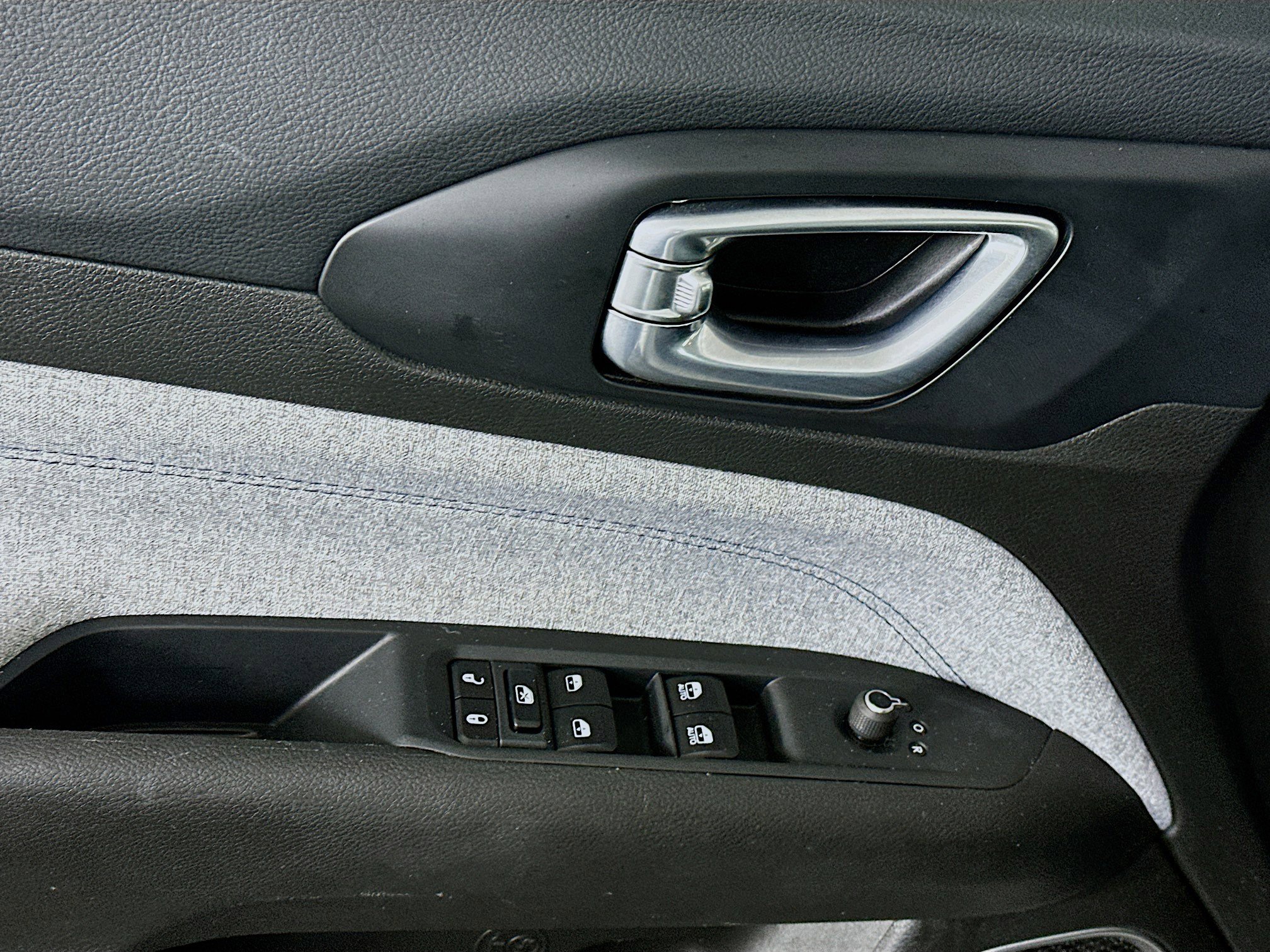 Used 2025 Jeep Compass Latitude image 15