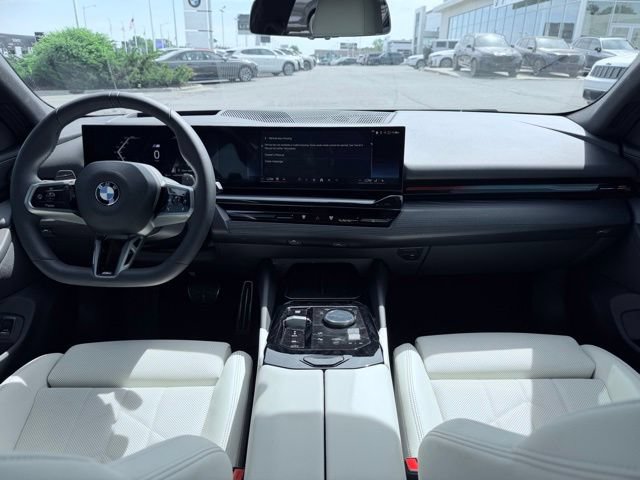Certified 2026 BMW 530i xDrive AWD/4WD image 27