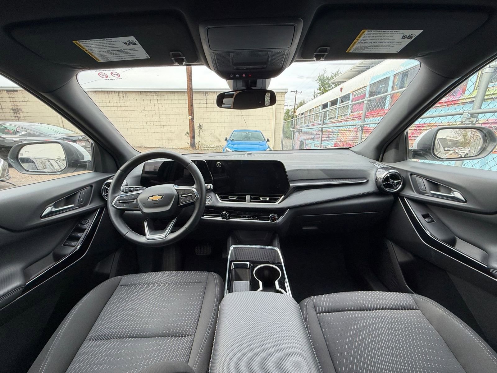 Used 2025 Chevrolet Equinox LT AWD/4WD image 32