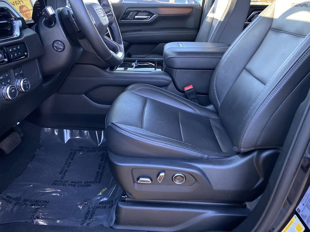 Certified 2025 GMC Yukon XL Denali image 32