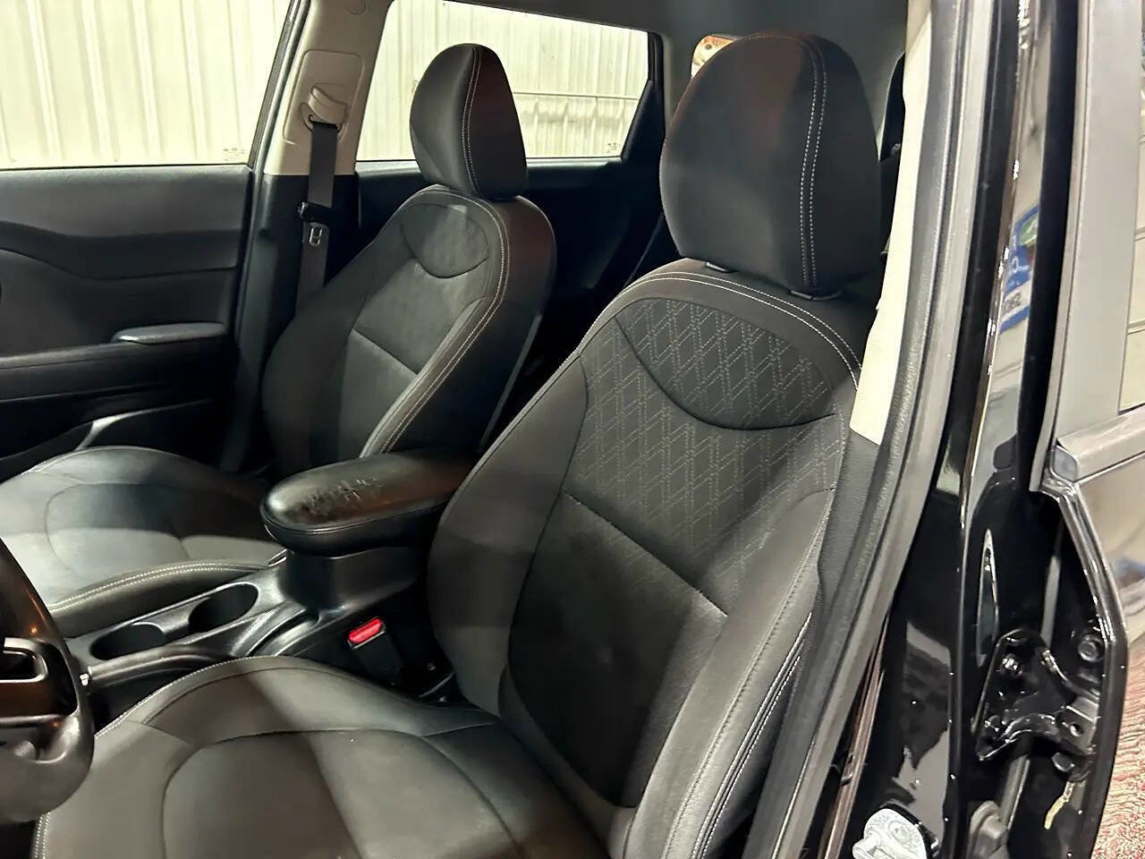 Used 2015 Kia Soul image 8