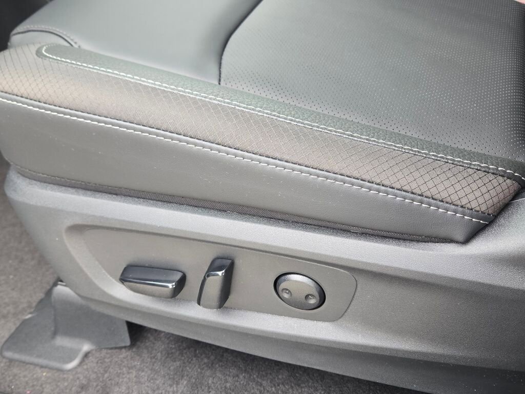 New 2026 Nissan Pathfinder SL AWD/4WD image 19