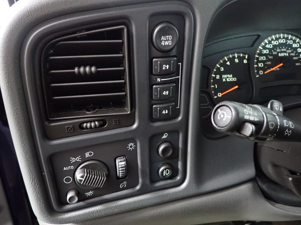 Used 2005 Chevrolet Silverado 1500 4x4 Extended Cab w/ Light Duty Power Package image 21