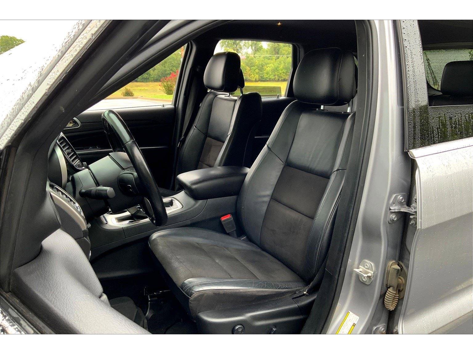 Used 2020 Jeep Grand Cherokee Laredo w/ Quick Order Package 2BN North image 23