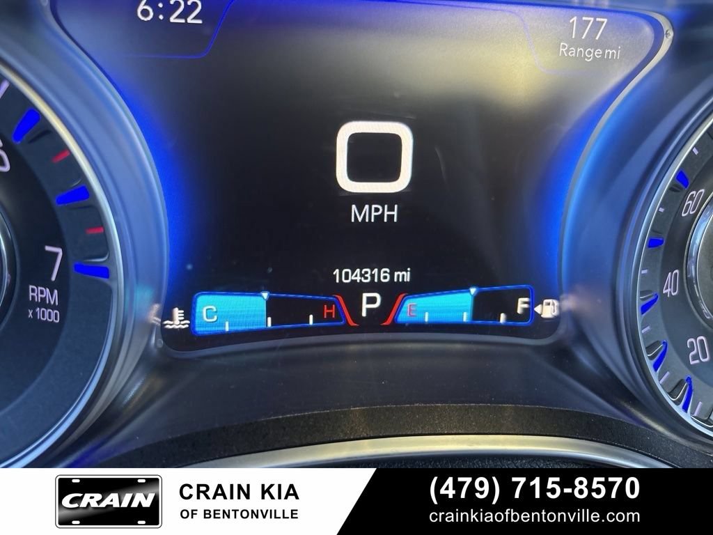 Used 2017 Chrysler 300 C RWD image 12