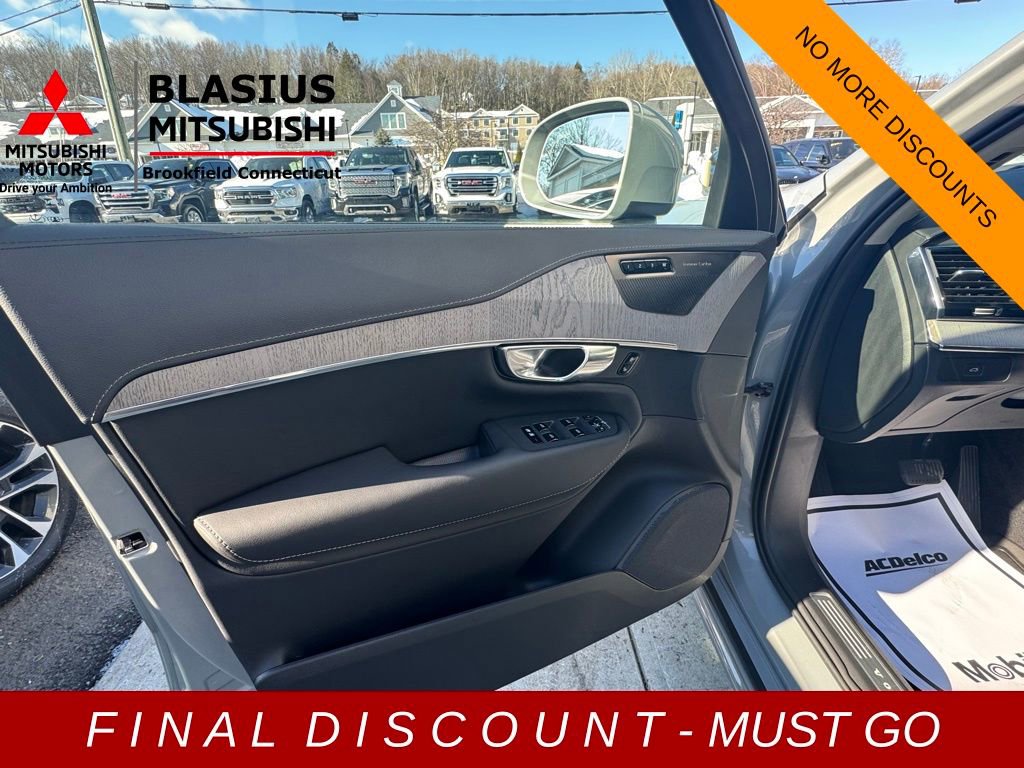 Used 2025 Volvo XC90 B6 Ultra w/ Protection Package Premier image 21