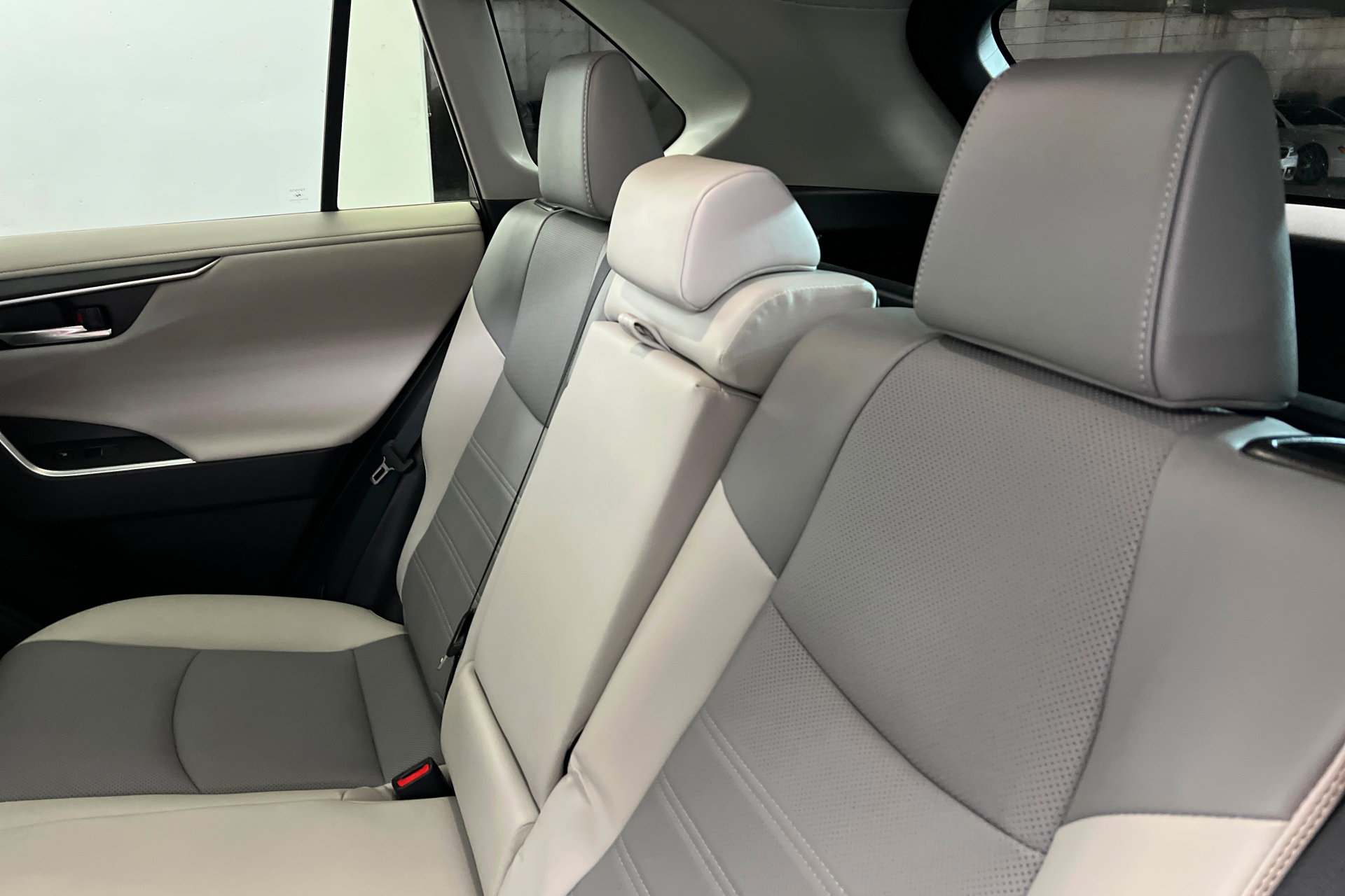 Used 2025 Toyota RAV4 Limited w/ Advanced Technology Package image 21