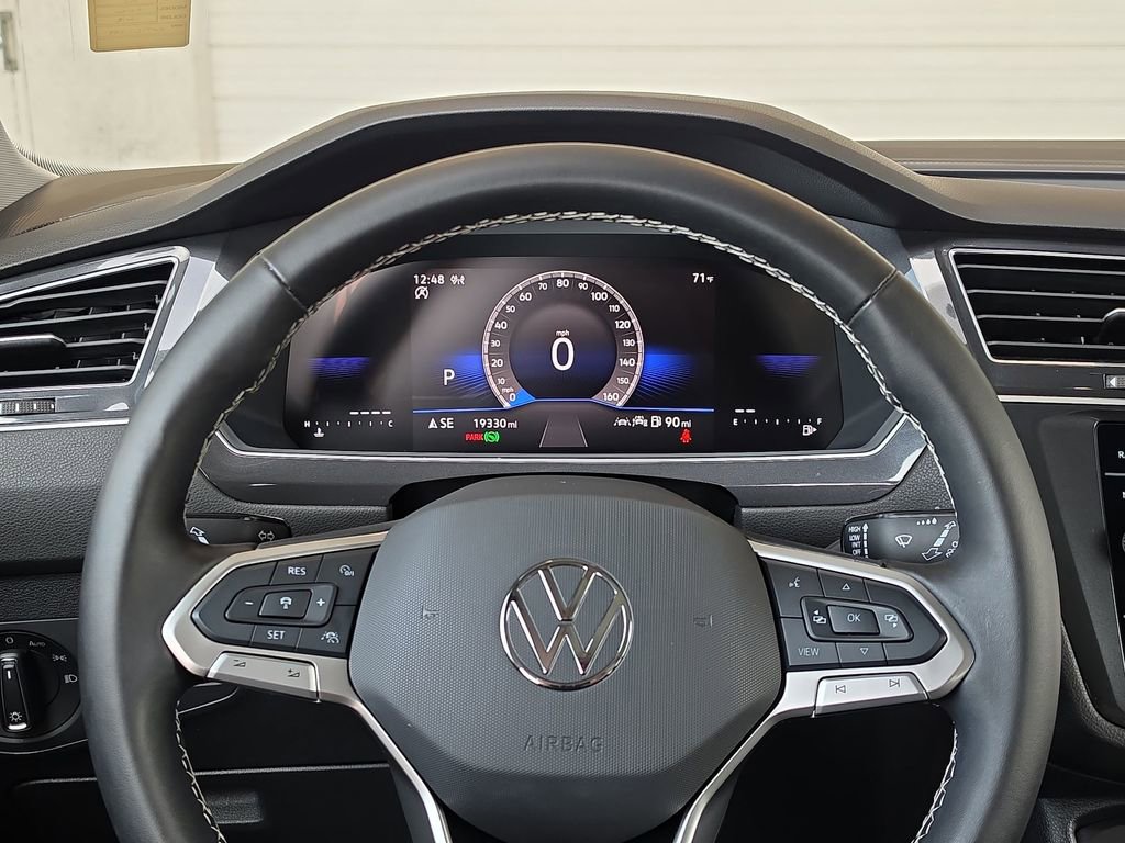 Used 2024 Volkswagen Tiguan SE AWD/4WD image 12