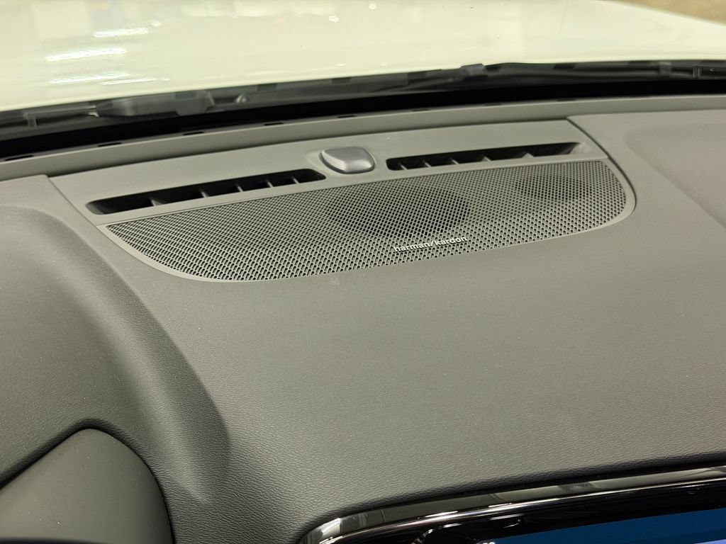 Certified 2024 Volvo XC40 Recharge Ultimate w/ Protection Package Premier AWD/4WD image 16