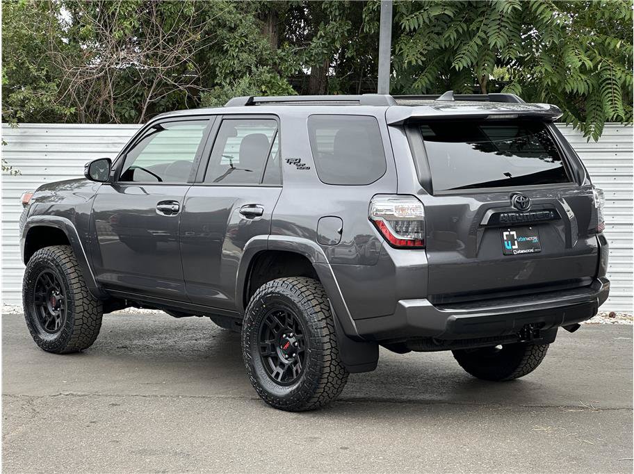 Used 2023 Toyota 4Runner TRD Off-Road Premium w/ Moonroof Package AWD/4WD image 3