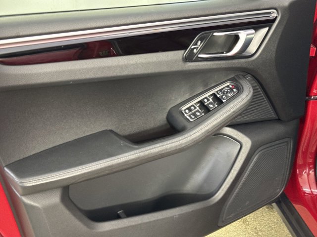 Used 2019 Porsche Macan AWD/4WD image 20