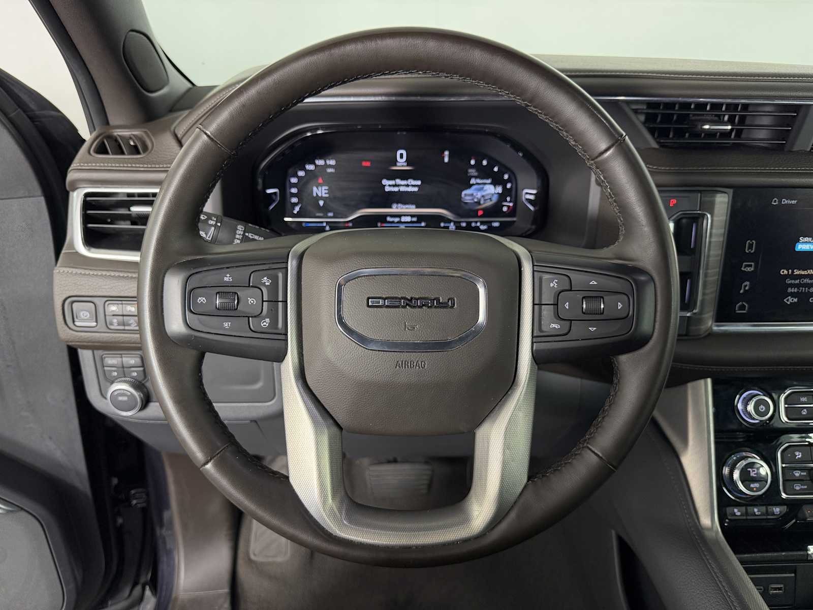 Used 2023 GMC Yukon Denali AWD/4WD image 25