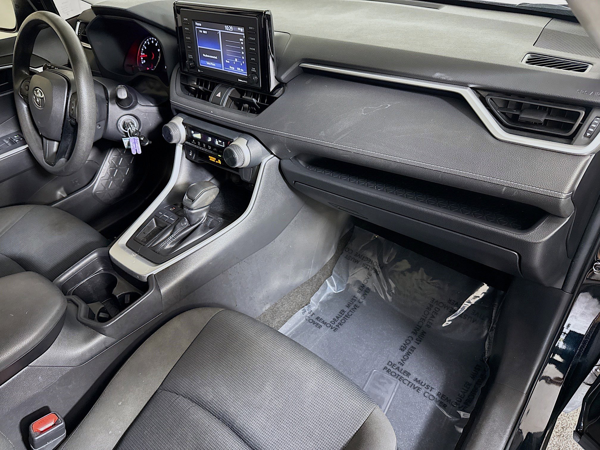 Used 2020 Toyota RAV4 LE image 29