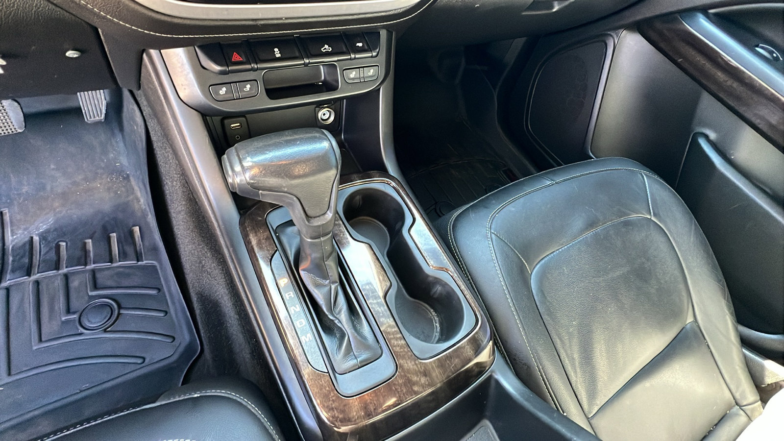 Used 2016 GMC Canyon SLT image 30