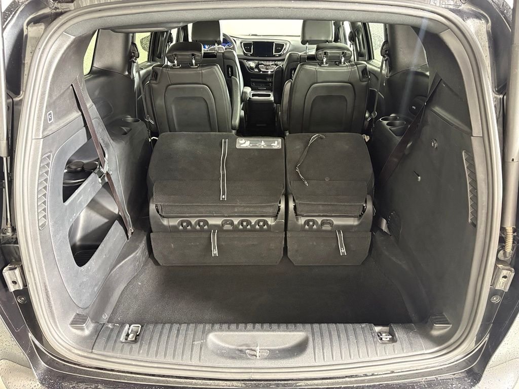 Used 2020 Chrysler Pacifica Touring-L Plus FWD image 16