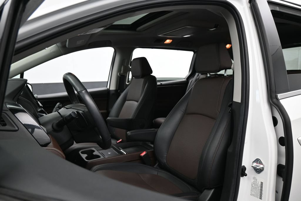 Used 2025 Honda Odyssey Elite image 10