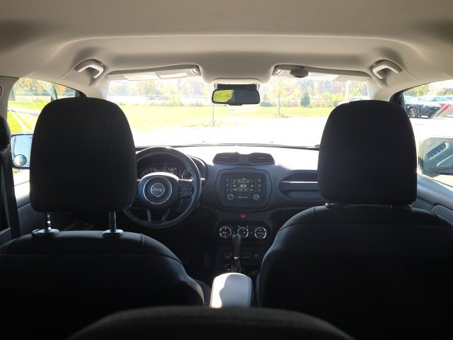 Used 2016 Jeep Renegade Latitude AWD/4WD image 13