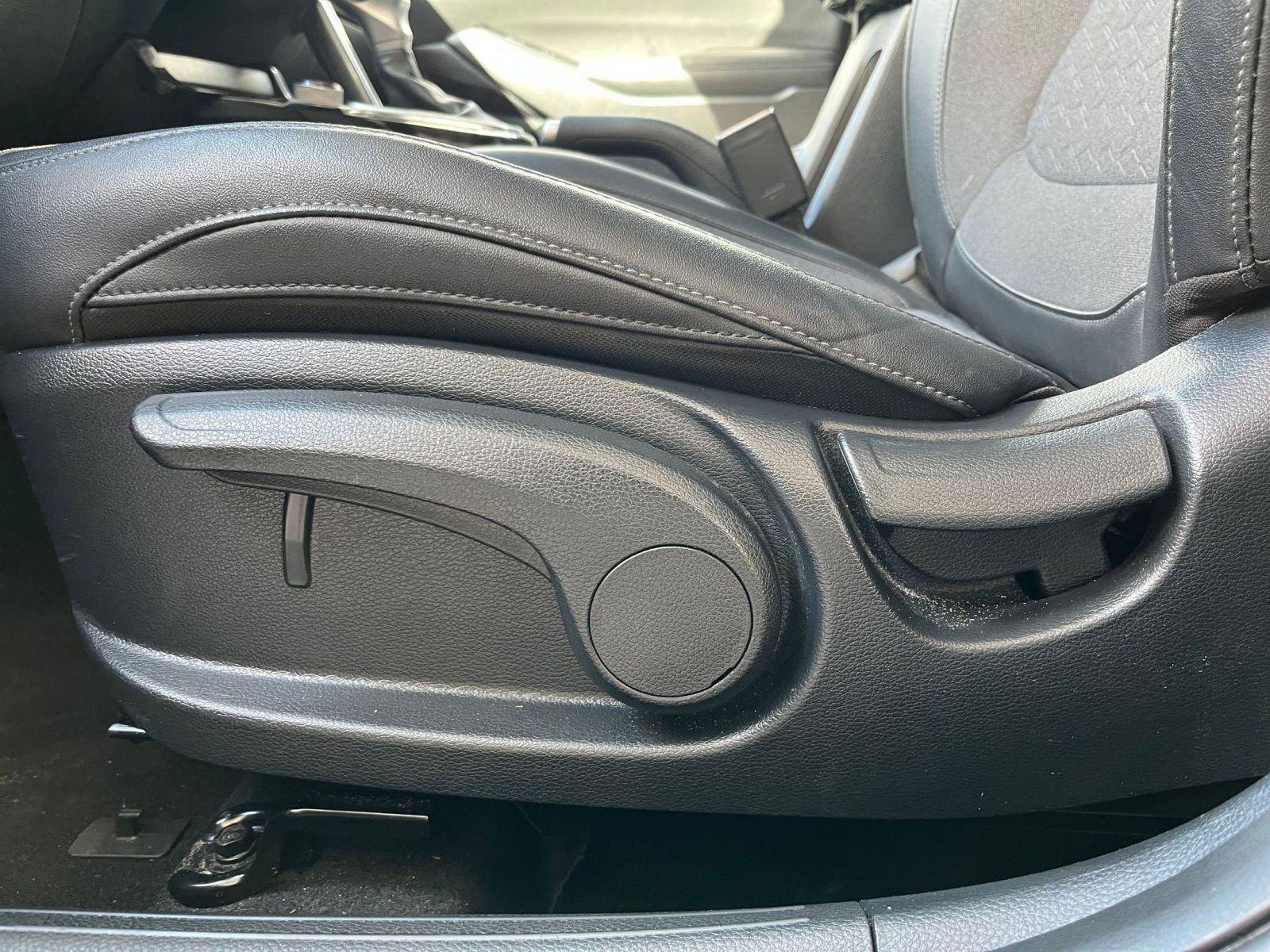 Used 2025 Kia Seltos S image 23