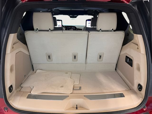 Used 2023 Cadillac Escalade Premium Luxury w/ Performance Package AWD/4WD image 50