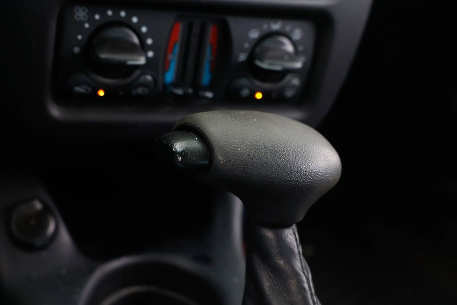 Used 2005 Chevrolet Monte Carlo SS w/ Preferred Equipment Group FWD image 36