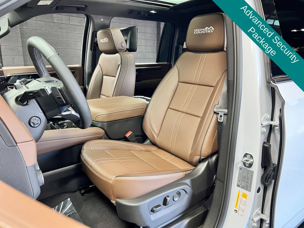 Used 2026 Chevrolet Suburban High Country AWD/4WD image 7