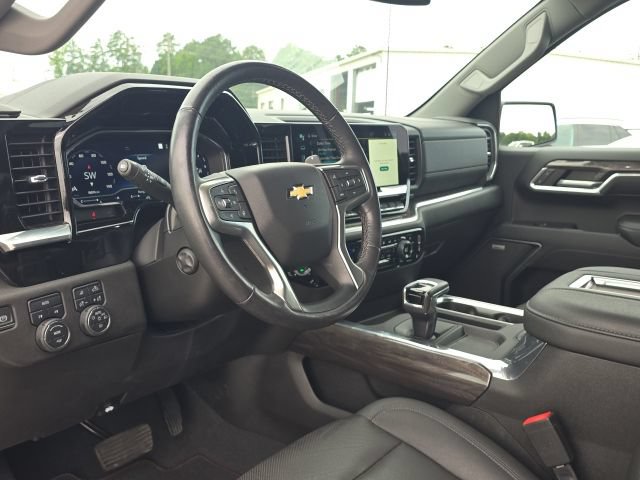 Used 2022 Chevrolet Silverado 1500 LTZ w/ LTZ Convenience Package II AWD/4WD image 25