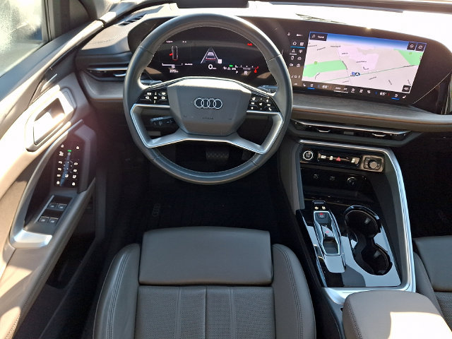 Certified 2025 Audi Q5 Premium Plus w/ Premium Plus AWD/4WD image 11