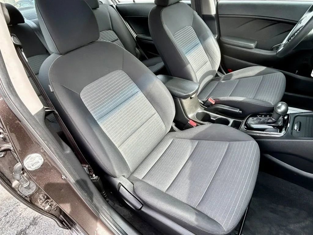 Used 2017 Kia Forte LX w/ LX Popular Package image 15