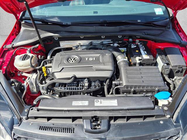 Used 2017 Volkswagen Golf 4-Door FWD image 18