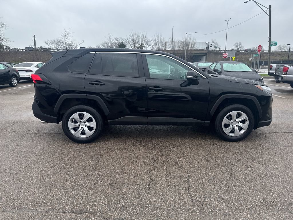 Used 2024 Toyota RAV4 LE image 8