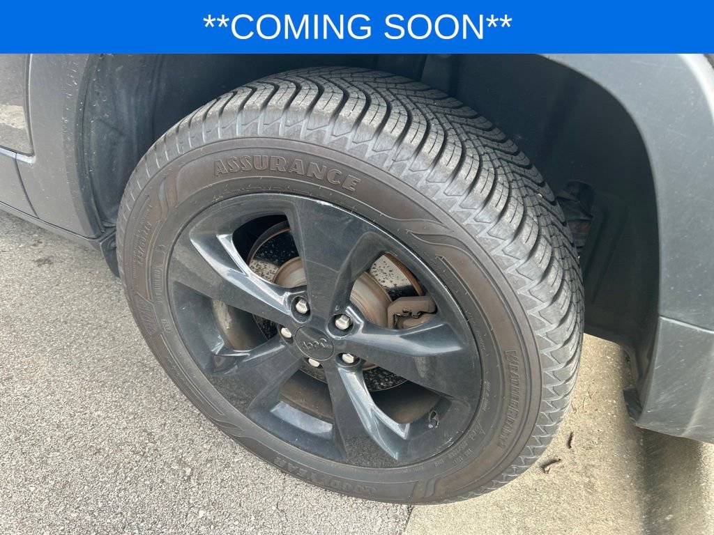 Used 2018 Jeep Cherokee Limited w/ Luxury Group AWD/4WD image 6