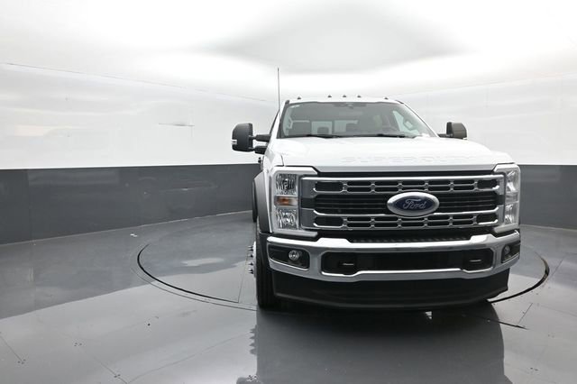 New 2026 Ford F450 XL w/ XL Chrome Package image 2