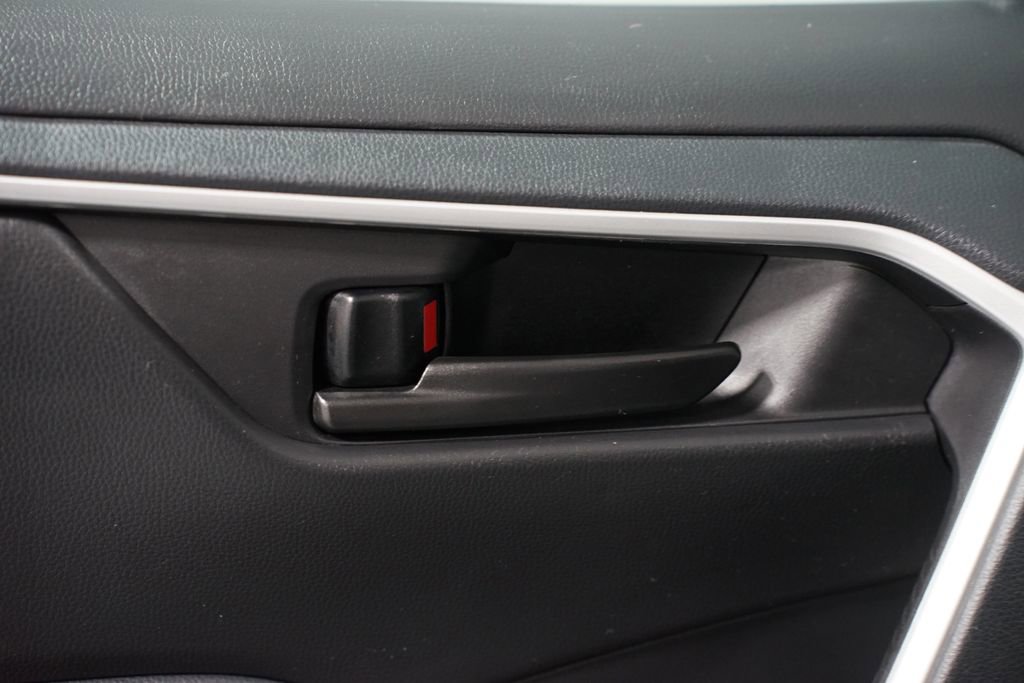 Certified 2023 Toyota RAV4 LE image 30