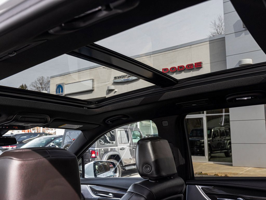 Used 2025 Cadillac XT6 Sport image 34