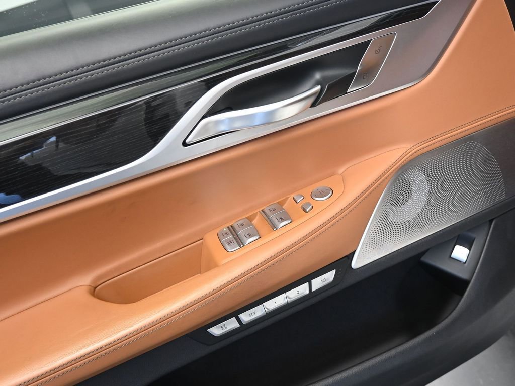 Used 2018 BMW 750i 750i 4D Sedan image 24