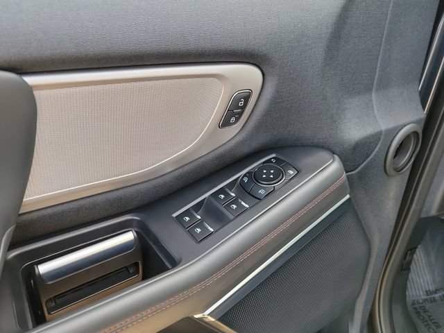 Certified 2025 Ford Expedition Active AWD/4WD image 18