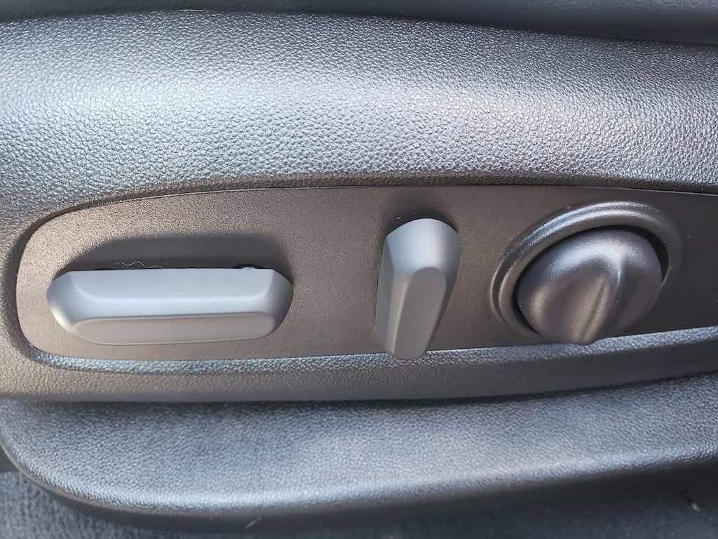 Used 2023 Buick Enclave Essence w/ Experience Buick Package image 19