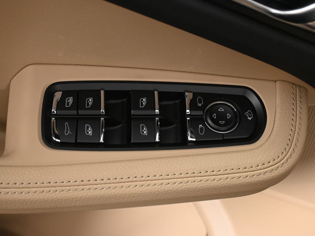 New 2026 Porsche Macan AWD/4WD image 33