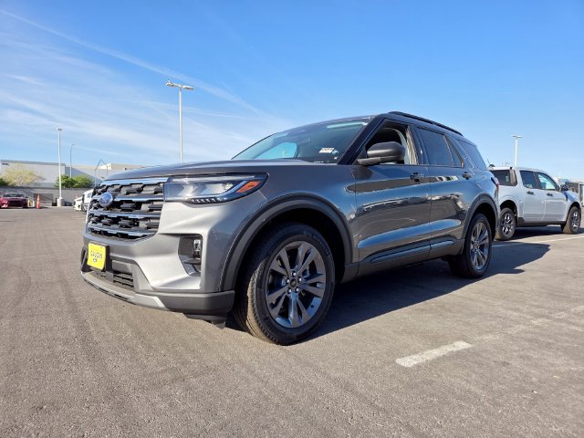 New 2026 Ford Explorer Active w/ Active Comfort Package AWD/4WD image 2