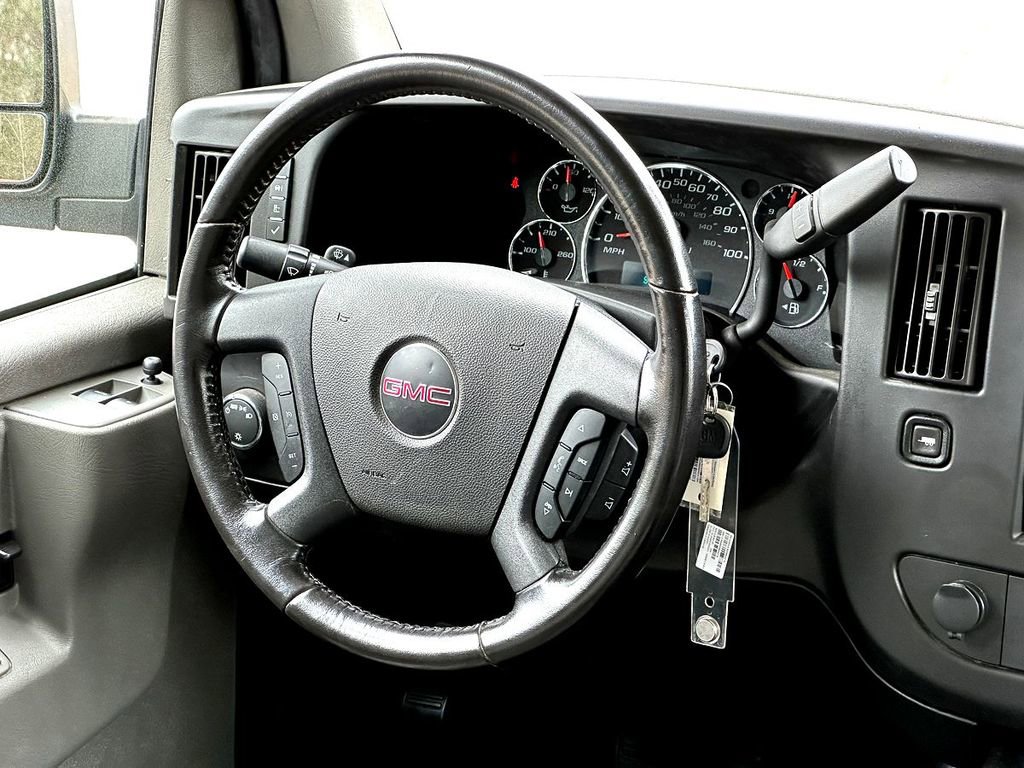 Used 2022 GMC Savana 3500 Extended w/ Driver Convenience Package RWD image 19