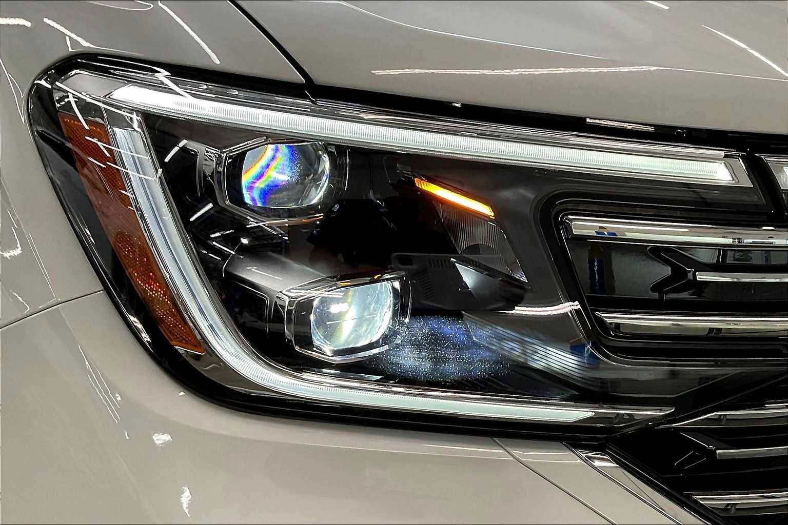 New 2025 Volkswagen Atlas SEL image 32