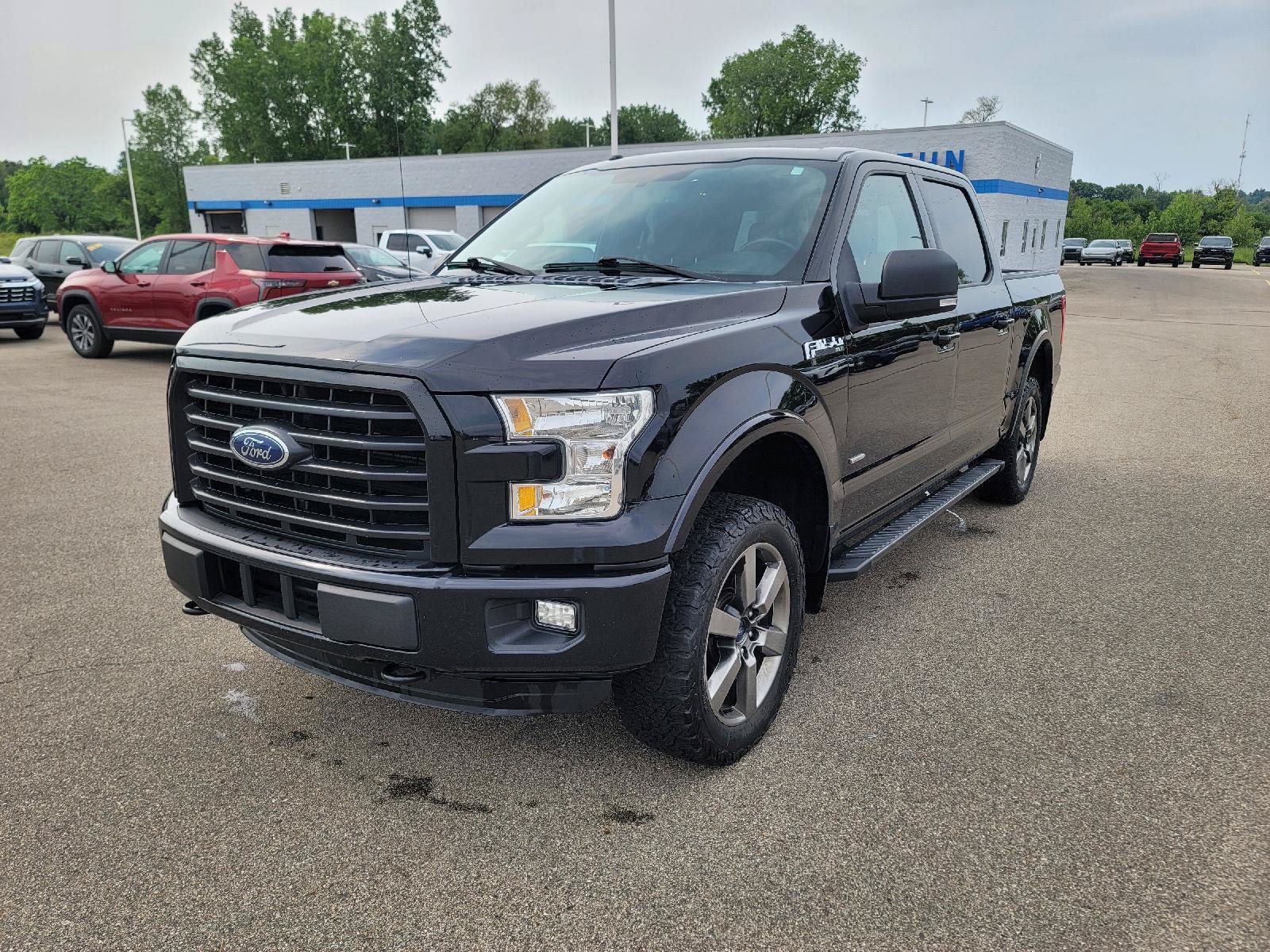 Used 2016 Ford F150 XLT w/ Equipment Group 302A Luxury AWD/4WD image 13