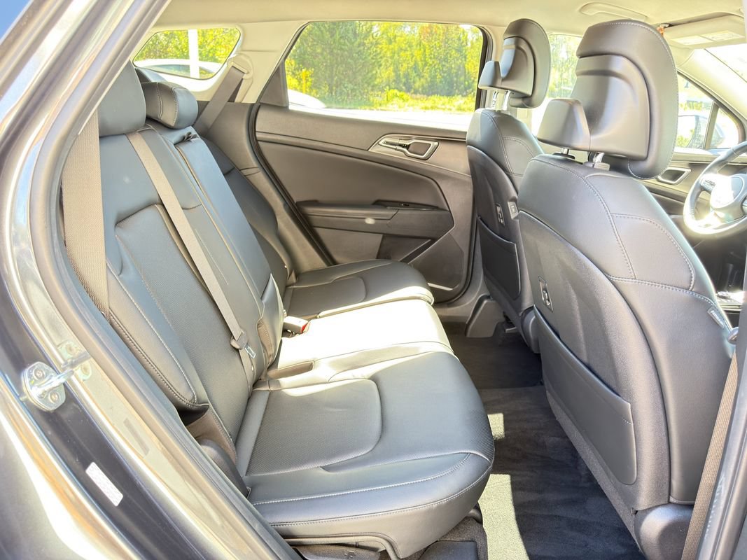 Used 2023 Kia Sportage EX FWD image 33
