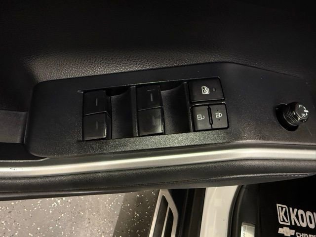 Used 2023 Toyota Highlander XLE image 12