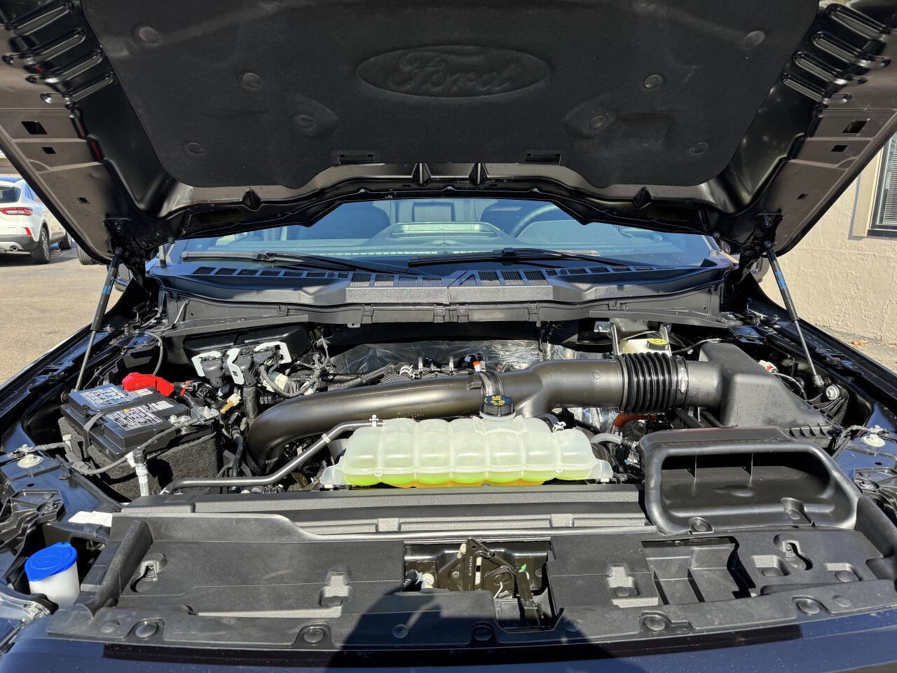 Used 2025 Ford F150 Lariat image 24