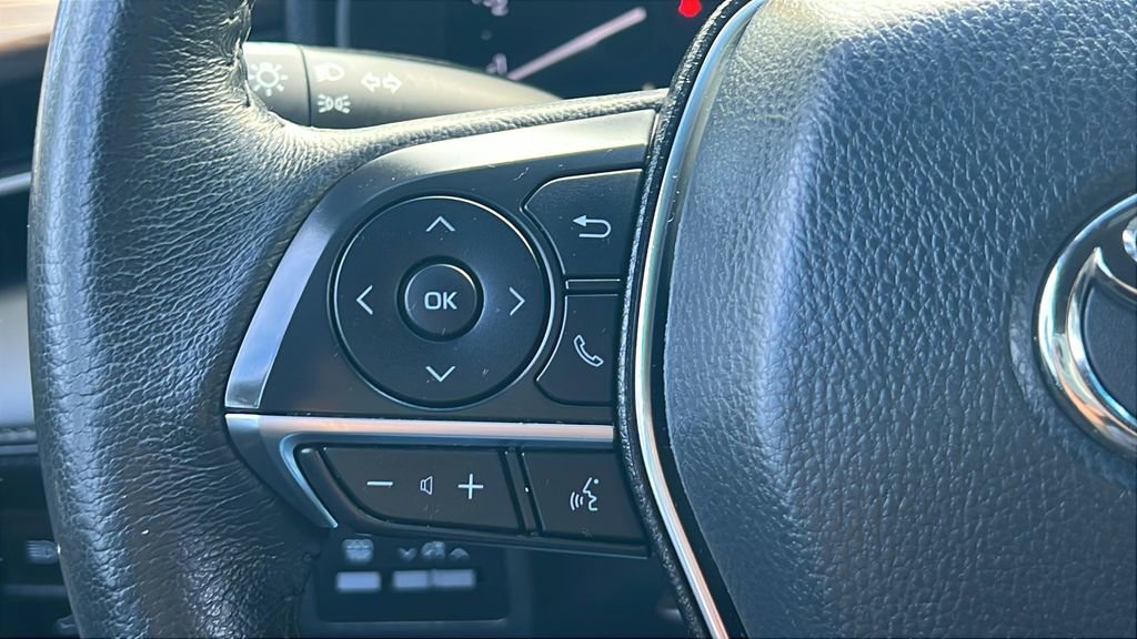 Certified 2022 Toyota Avalon XLE FWD image 19