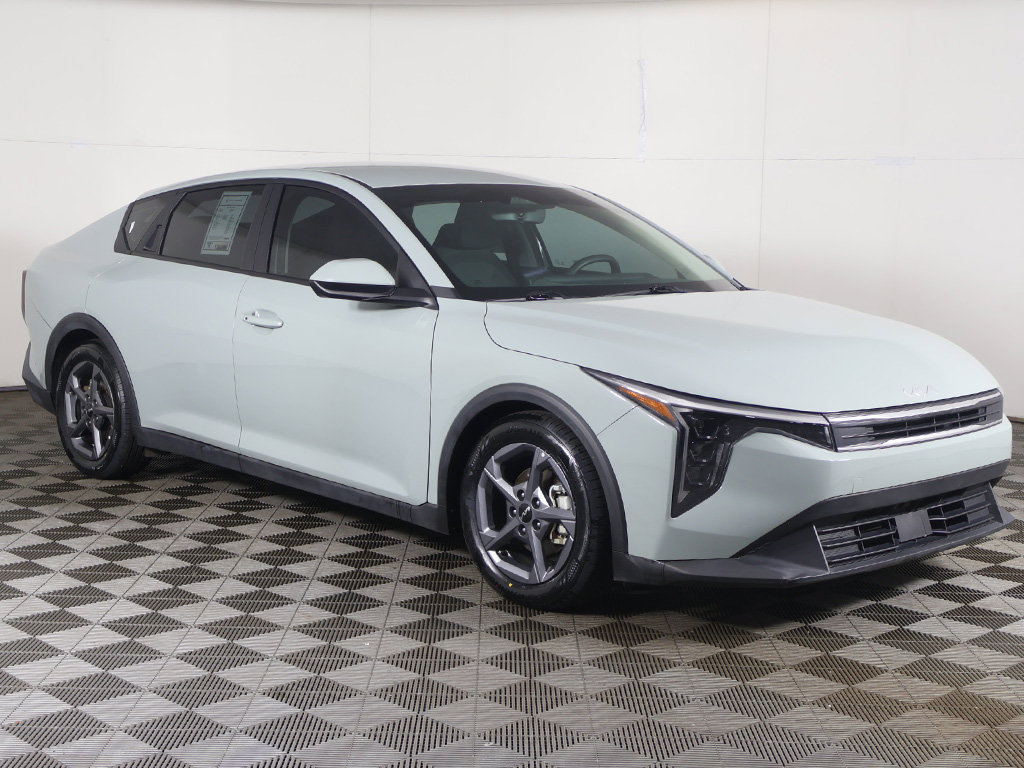 Used 2025 Kia K4 FWD image 46