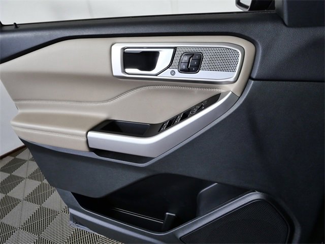 Used 2023 Ford Explorer Limited w/ Equipment Group 301A image 25