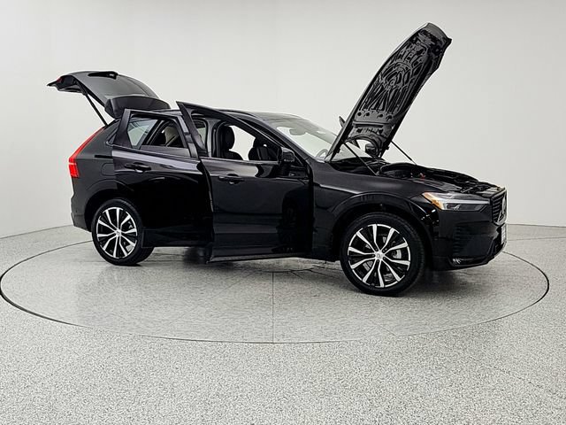 Certified 2024 Volvo XC60 B5 Plus w/ Protection Package Premier AWD/4WD image 10