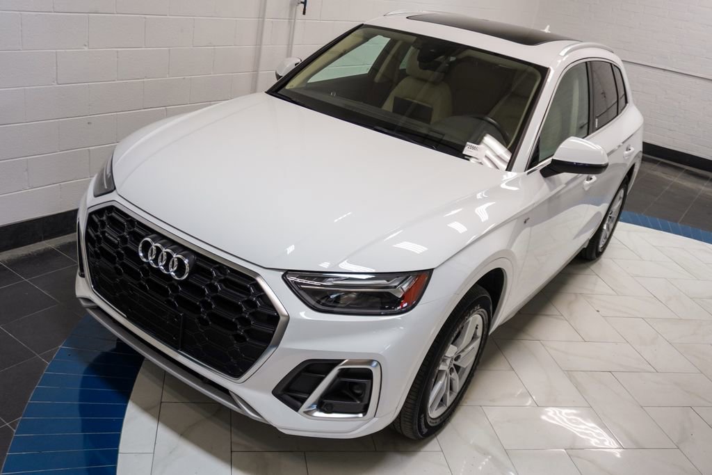 Used 2023 Audi Q5 2.0T Premium w/ Convenience Package AWD/4WD image 43